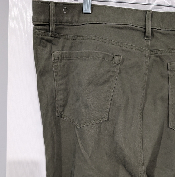 LOFT Outlet Olive Green High Rise Leggings in Size 16 - Picture 7 of 13